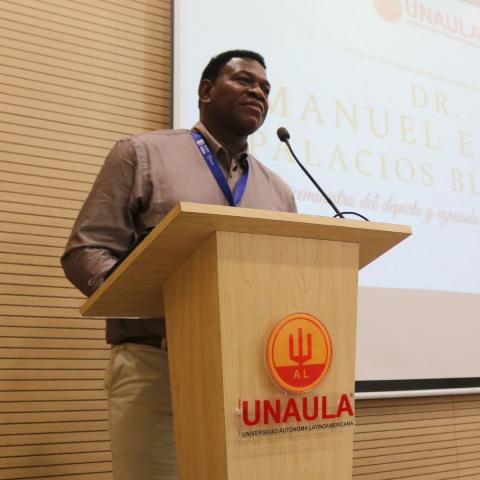 Homenaje al Dr. Manuel Emilio Palacios Blandón, Viceministro del Deporte y egresado de UNAULA
