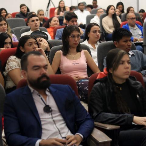 DELFÍN Nota