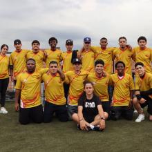 UNAULA fortalece el trabajo en equipo y entrega uniformes al equipo de fútbol sala en una jornada de integración